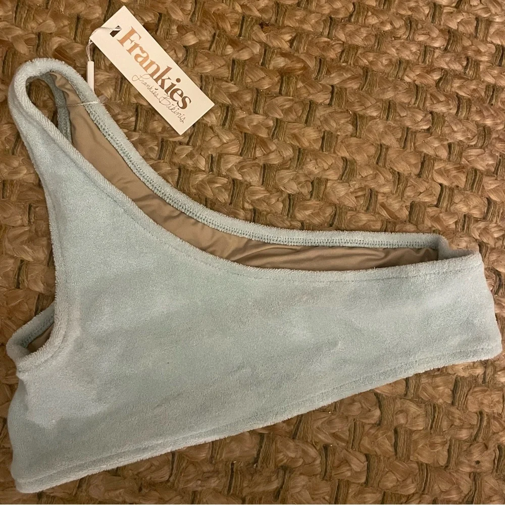 FRANKIES BIKINIS ❤️‍🔥 TERRY CLOTH BARB ONE SHOULDER BIKINI TOP NWT SIZE MEDIUM